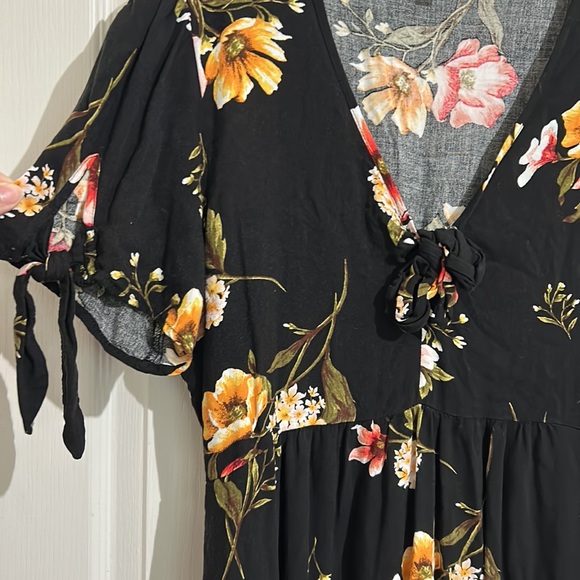 Knee length Xhilaration Sun Dress - Picture 3 of 5